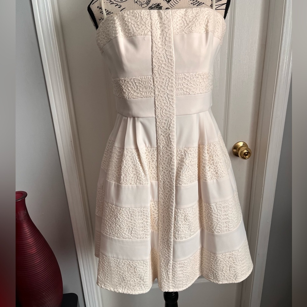 NWOT BCBG strapless dress
